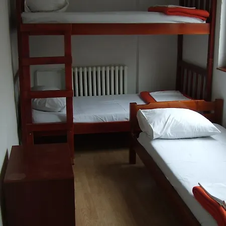 Ferijalen Dom Hostel *