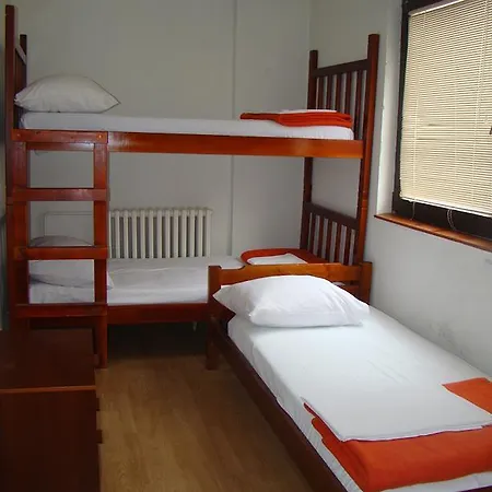 Hostel Ferijalen Dom *
