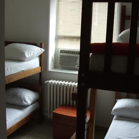 Ferijalen Dom Hostel *